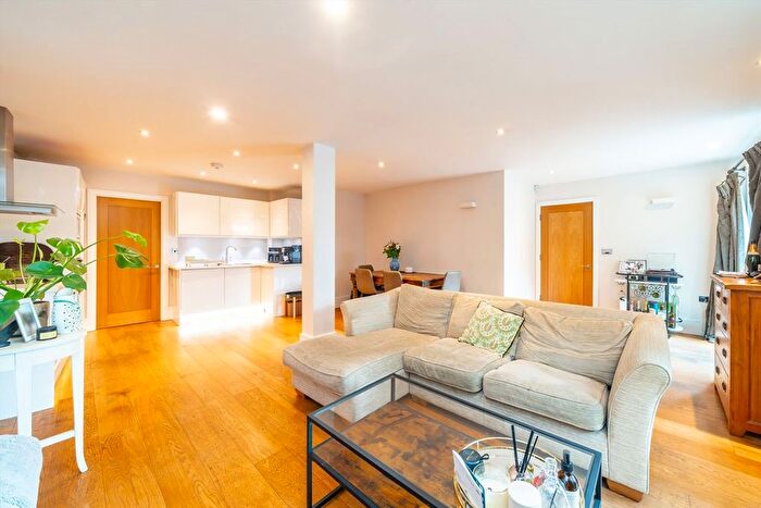 1 Bedroom Flat For Sale In Broadbridge Apartments, Clapham, SW4