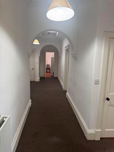 5 Bedroom Flat To Rent In West Maitland Street, Edinburgh, EH12