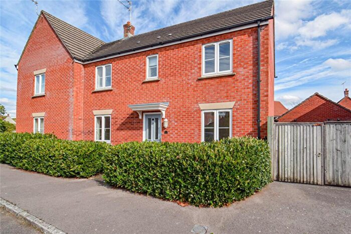 3 Bedroom Semi-Detached House To Rent In Osmund Road, Devizes, Wiltshire, SN10