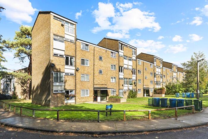 2 Bedroom Apartment For Sale In Morley Grove, Harlow, Essex, CM20
