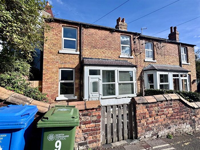 2 Bedroom Semi-Detached House To Rent In Lancaster Street, Scarborough, YO11