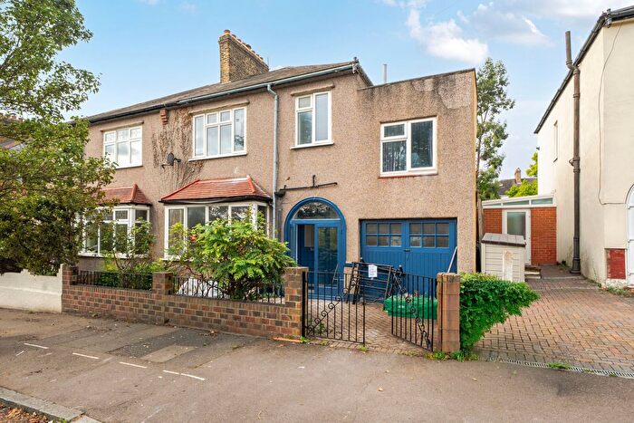 4 Bedroom End Of Terrace House For Sale In Amyruth Road, Crofton Park, SE4
