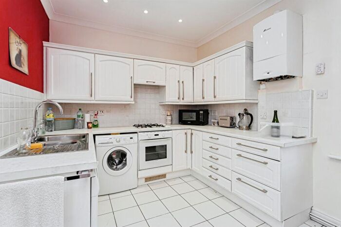2 Bedroom Property To Rent In Hapstead House, Hett Close, RH17