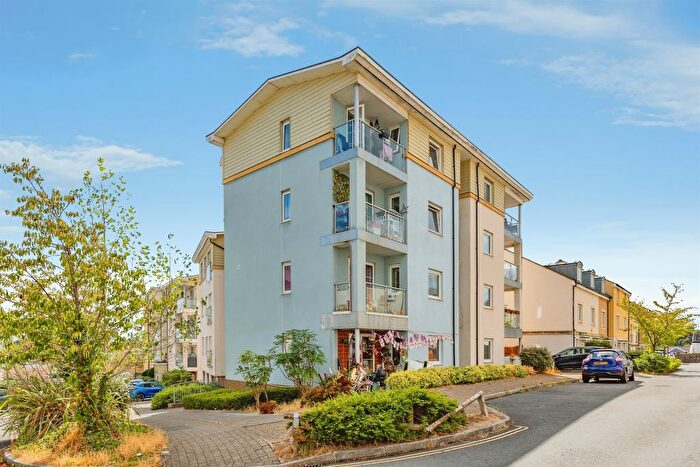 2 Bedroom Flat For Sale In Mckay Avenue, Torquay, TQ1