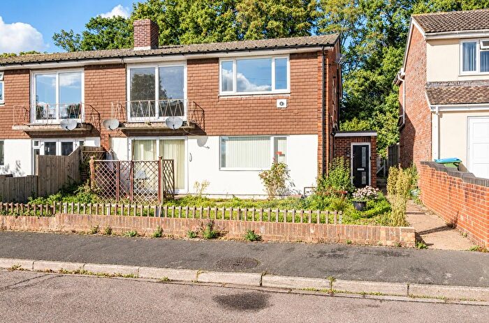 3 Bedroom Maisonette For Sale In Moorlands Crescent, Bitterne, Southampton, Hampshire, SO18