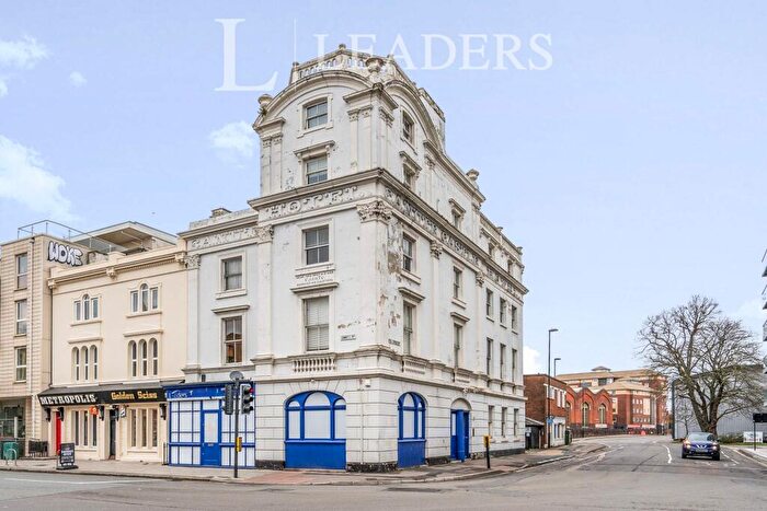 2 Bedroom Flat To Rent In Canute Castle, Royal Crescent Road, Southampton, SO14