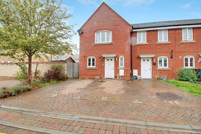3 Bedroom End Of Terrace House To Rent In Furrowfields, St. Neots, PE19