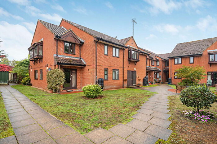 1 Bedroom Flat For Sale In Eastwood Lodge, Eastwood Road, Bramley, Guildford, GU5
