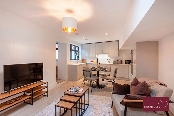 3 Bedroom Flat To Rent In Easthampstead Road, Wokingham, RG40