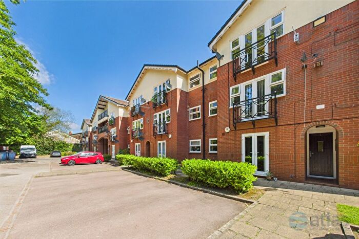 2 Bedroom Flat To Rent In Aigburth Road, Aigburth, L17