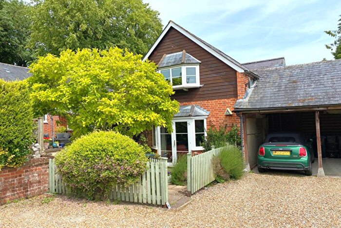 4 Bedroom Semi-Detached House For Sale In St. Nicholas Yard, Fyfield, SN8