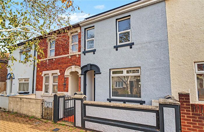 3 Bedroom Terraced House For Sale In Percy Street, Rodbourne, Swindon, Wiltshire, SN2