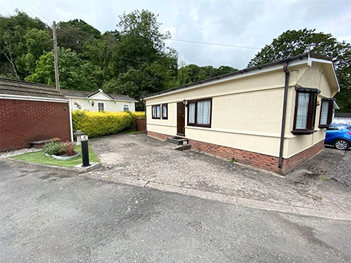 2 Bedroom Mobile/park Home For Sale In Pool View Caravan Park, Buildwas, Telford, Shropshire, TF8