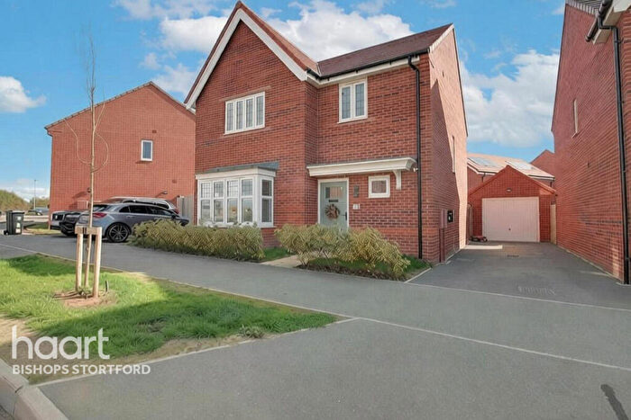 3 Bedroom Detached House For Sale In Bluebell Walk, Bishop's Stortford, CM22