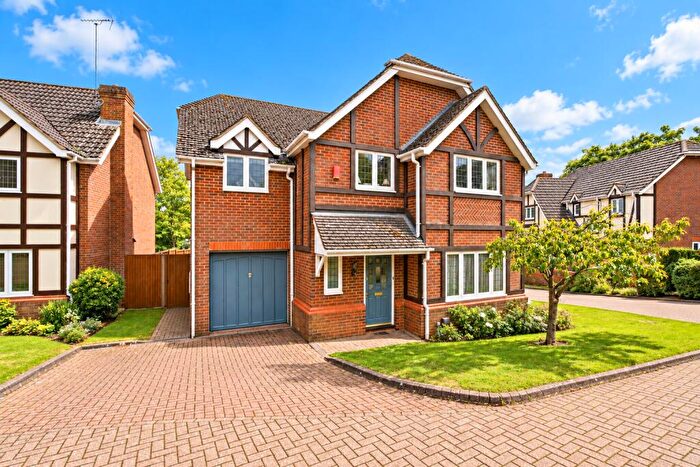 4 Bedroom Detached House For Sale In Mardle Close, Caddington, Luton, Bedfordshire, LU1