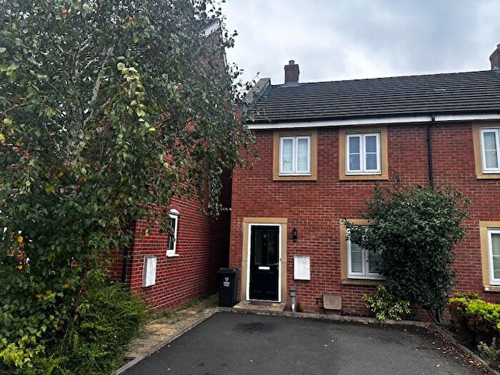 3 Bedroom Semi-Detached House To Rent In Selwood Close, Swindon, SN1