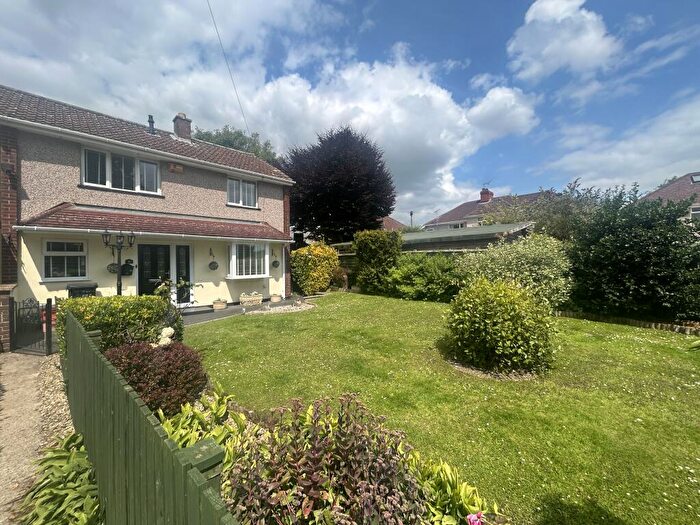 3 Bedroom House To Rent In Fairford Crescent, Swindon, SN25