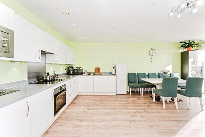 2 Bedroom Flat For Sale In Shipbuilding Way, London, E13