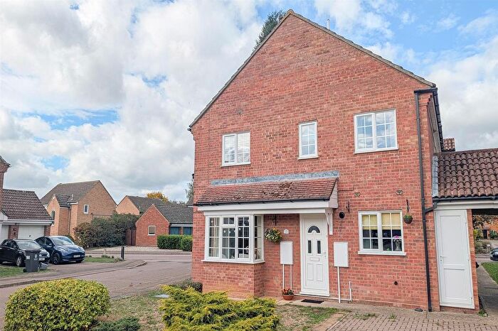 2 Bedroom Link Detached House For Sale In The Rowans, Milton, Cambridge, CB24