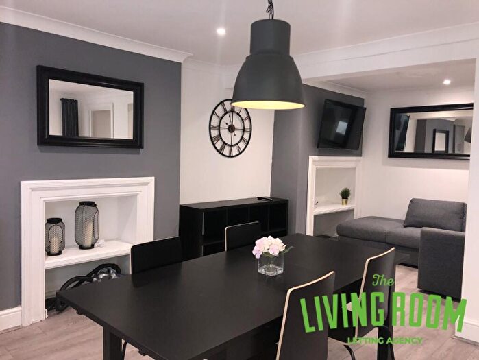 2 Bedroom Flat To Rent In Wordsworth Avenue, Roath, CF24