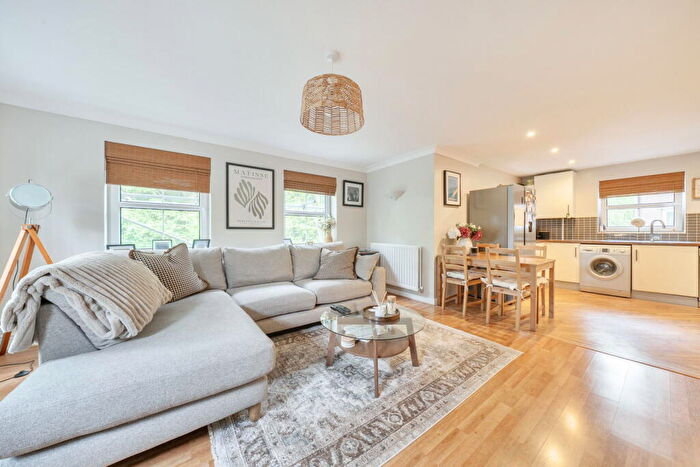 2 Bedroom Flat For Sale In Rockbourne Road, Sherfield-on-Loddon, RG27