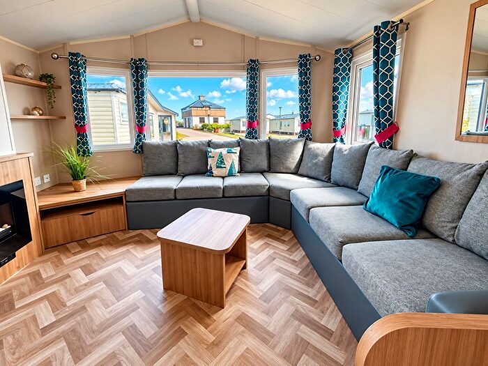 2 Bedroom Mobile/park Home For Sale In Burghead Holiday Park, Station Ct Elgin, IV30