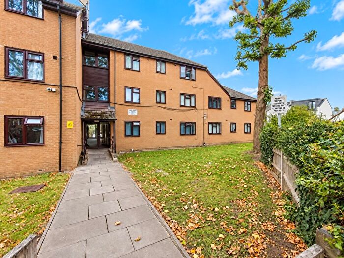 2 Bedroom Flat To Rent In Manly Dixon Drive, EN3