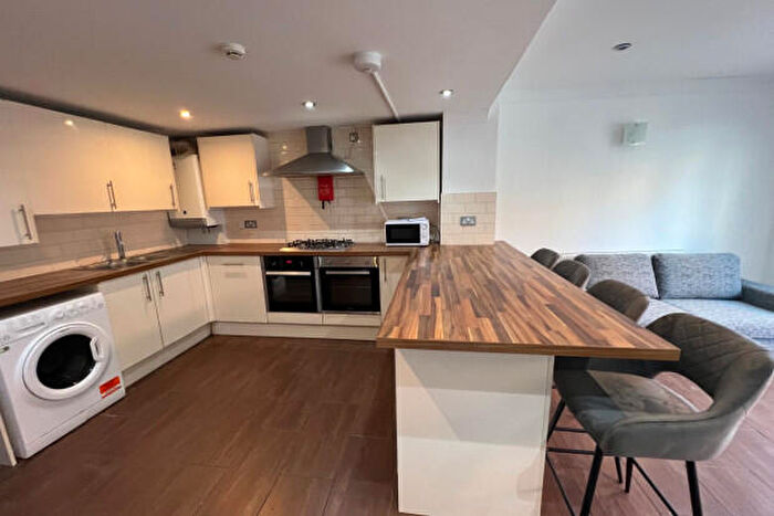 6 Bedroom Terraced House To Rent In Flora Street Cardiff, CF24