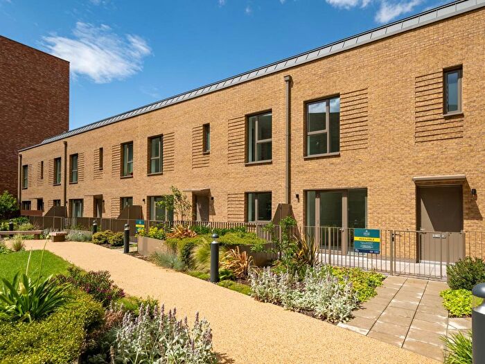 3 Bedroom Semi-Detached House For Sale In Lampton Road, Hounslow, TW3