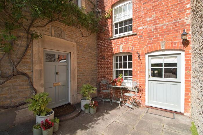 4 Bedroom Semi-Detached House For Sale In Crab Mill House, Lea, SN16