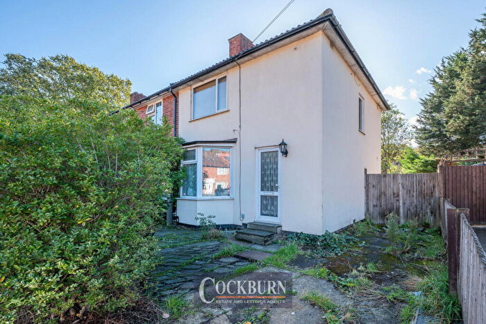 3 Bedroom End Of Terrace House For Sale In Castleton Road, Mottingham, SE9