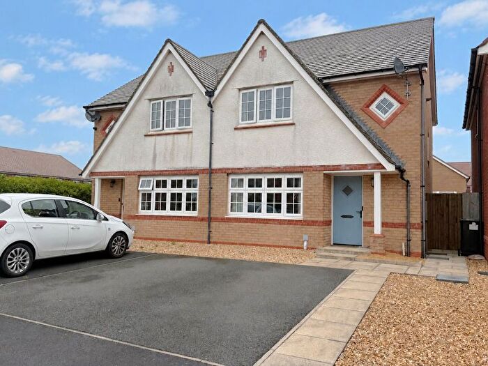 3 Bedroom Semi-Detached House For Sale In Windward Avenue, Fleetwood, FY7