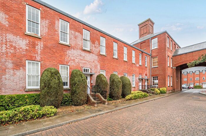 2 Bedroom Flat For Sale In Consort Mews, Knowle, Fareham, Hampshire, PO17