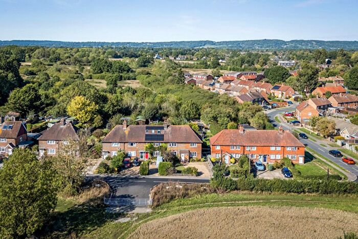 4 Bedroom Semi-Detached House For Sale In Lingfield Road, Edenbridge, TN8