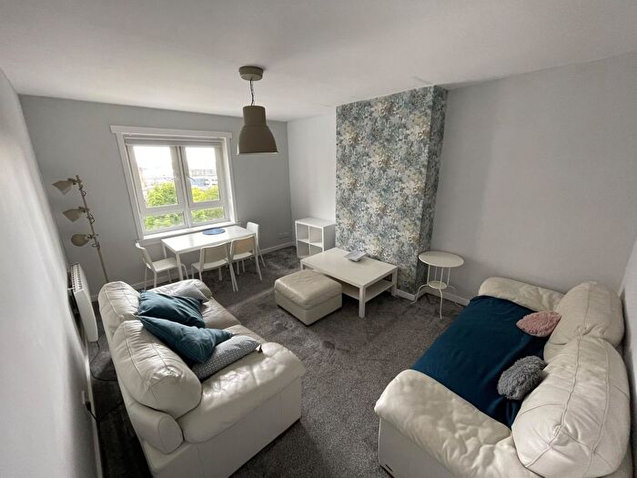 3 Bedroom Flat To Rent In Hilltown Terrace, Dundee, DD3