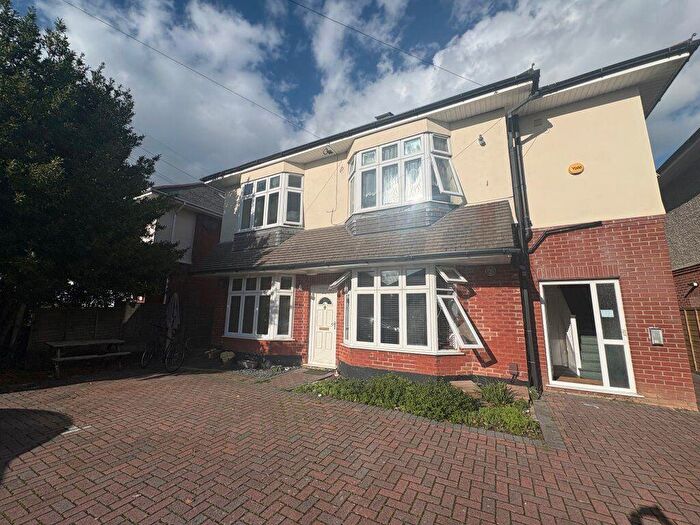 2 Bedroom Flat To Rent In Lowther Road, Charminster, BH8