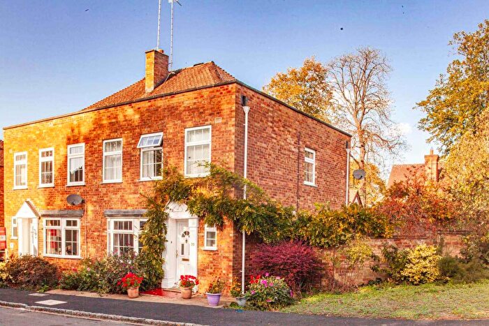 3 Bedroom Semi-Detached House For Sale In Millers Close, Goring On Thames, RG8