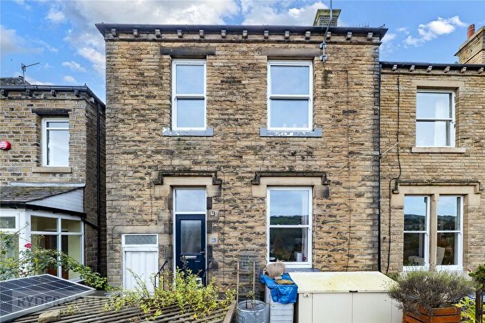 2 Bedroom End Of Terrace House For Sale In Manchester Road, Slaithwaite, Huddersfield, West Yorkshire, HD7