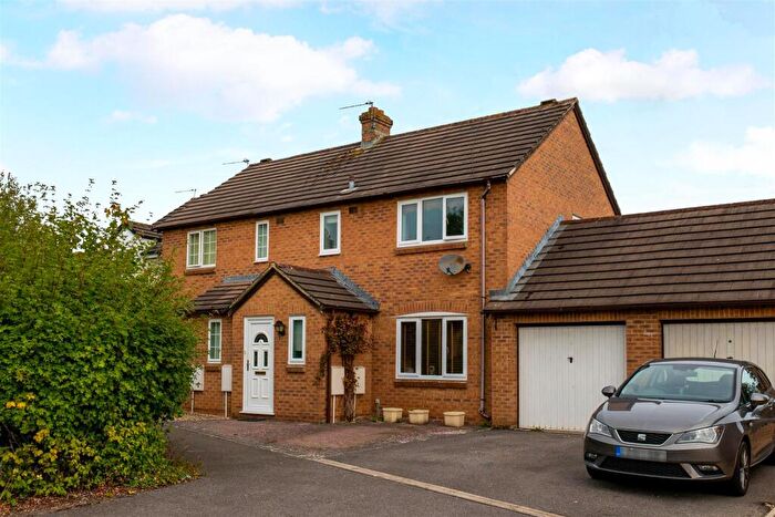 3 Bedroom Terraced House For Sale In Warwick Close, Chippenham, SN14