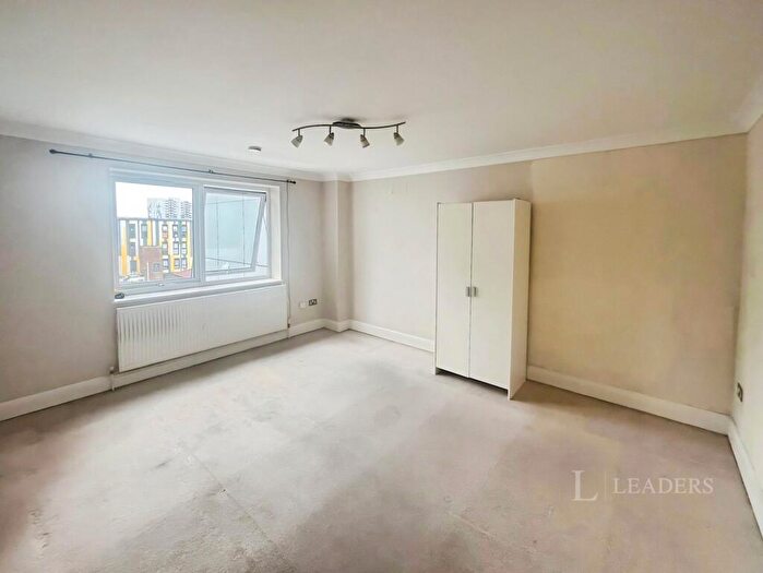 1 Bedroom Flat To Rent In Park Street, Luton, Bedfordshire, LU1