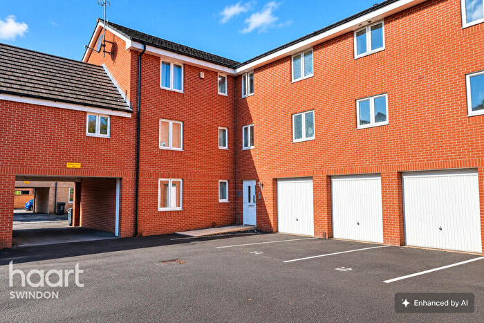2 Bedroom Apartment For Sale In Padstow Road, Swindon, SN2