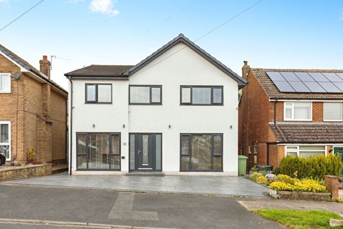 6 Bedroom Detached House For Sale In Grasleigh Avenue, Allerton, Bradford, BD15