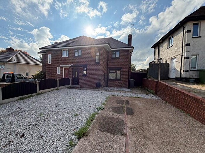3 Bedroom Semi-Detached House To Rent In Godson Crescent, Kidderminster, DY11