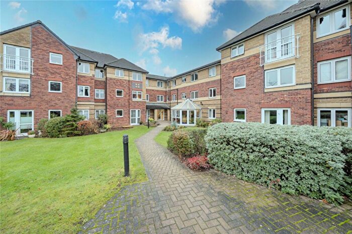 2 Bedroom Apartment For Sale In Primrose Court, Primley Park View, Leeds, West Yorkshire, LS17