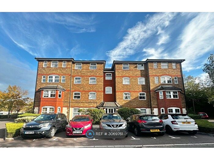 2 Bedroom Flat To Rent In Wingate Court, Aldershot, GU11
