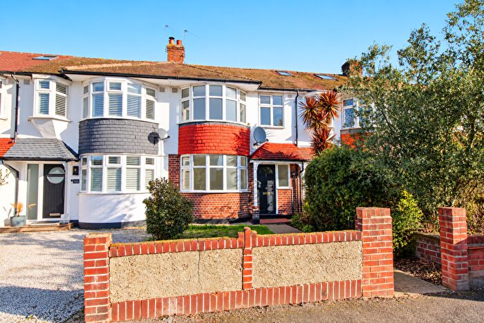 3 Bedroom Terraced House For Sale In Hersham Road, Hersham, Walton-on-thames, Surrey, KT12