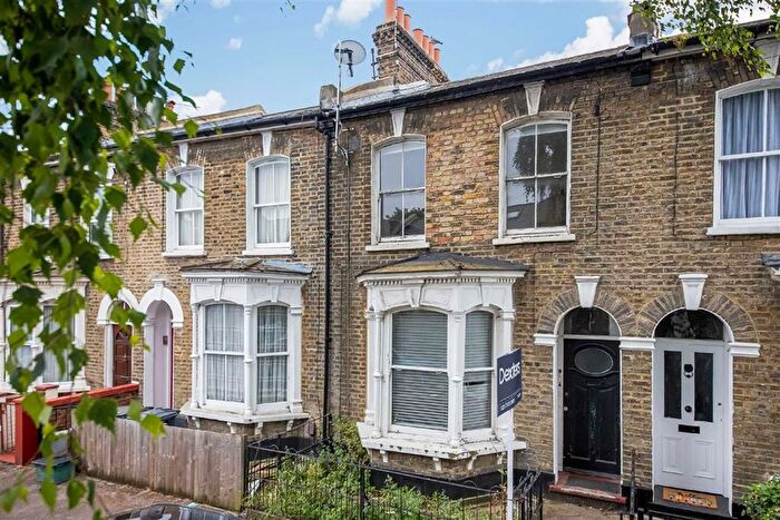 1 Bedroom Flat To Rent In Wrigglesworth Street, New Cross, SE14