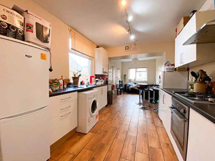 4 Bedroom Terraced House To Rent In Tewkesbury Street, Cathays, CF24