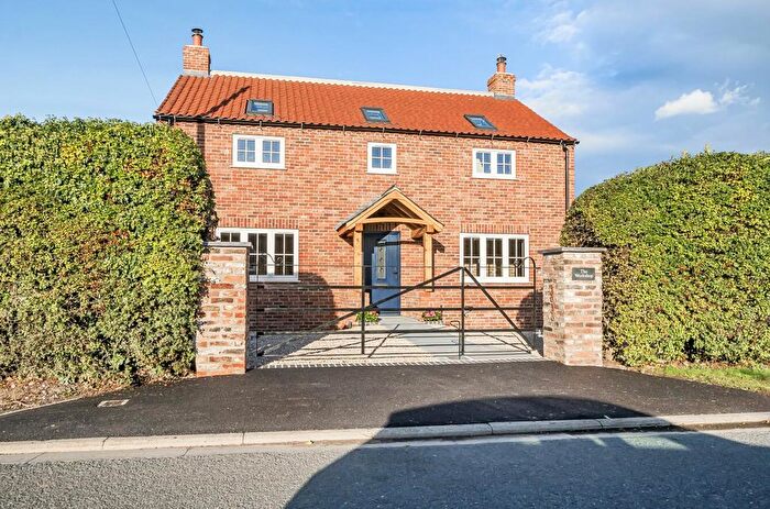 4 Bedroom Detached House For Sale In Ryther Road, Cawood, YO8