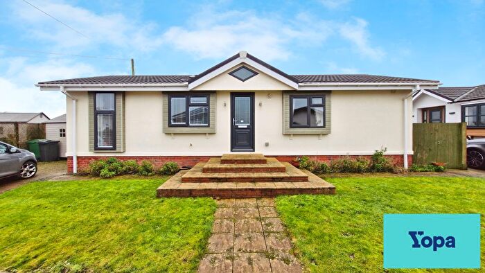 2 Bedroom Mobile/park Home For Sale In Warrant Road, Market Drayton, TF9
